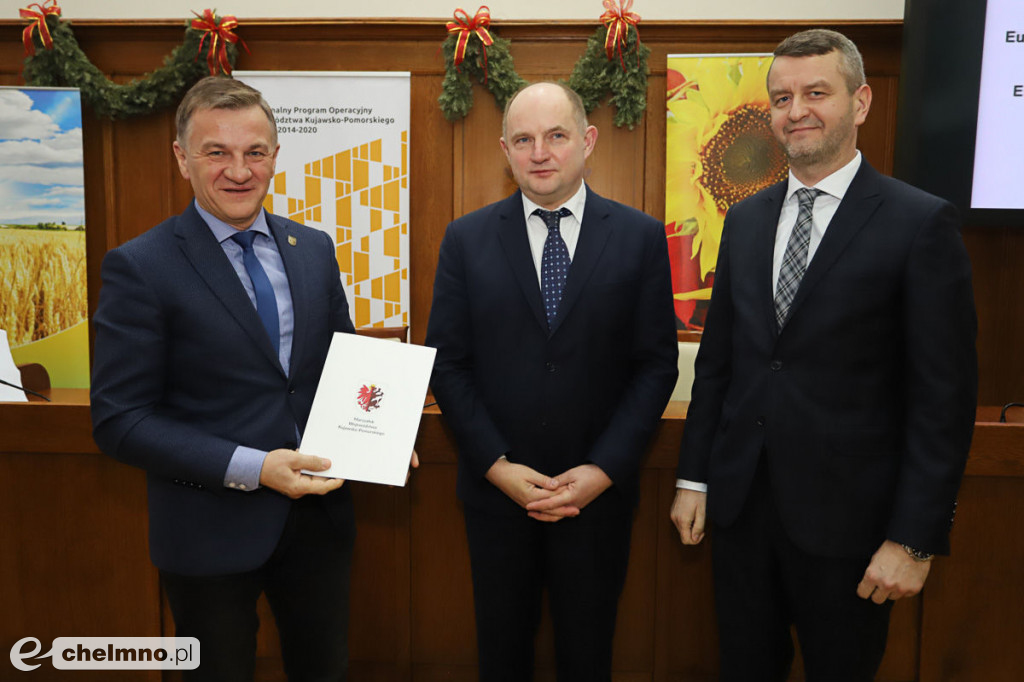Umowy: infrastruktura, nowoczesny sprzęt i wsparcie dla biznesu.