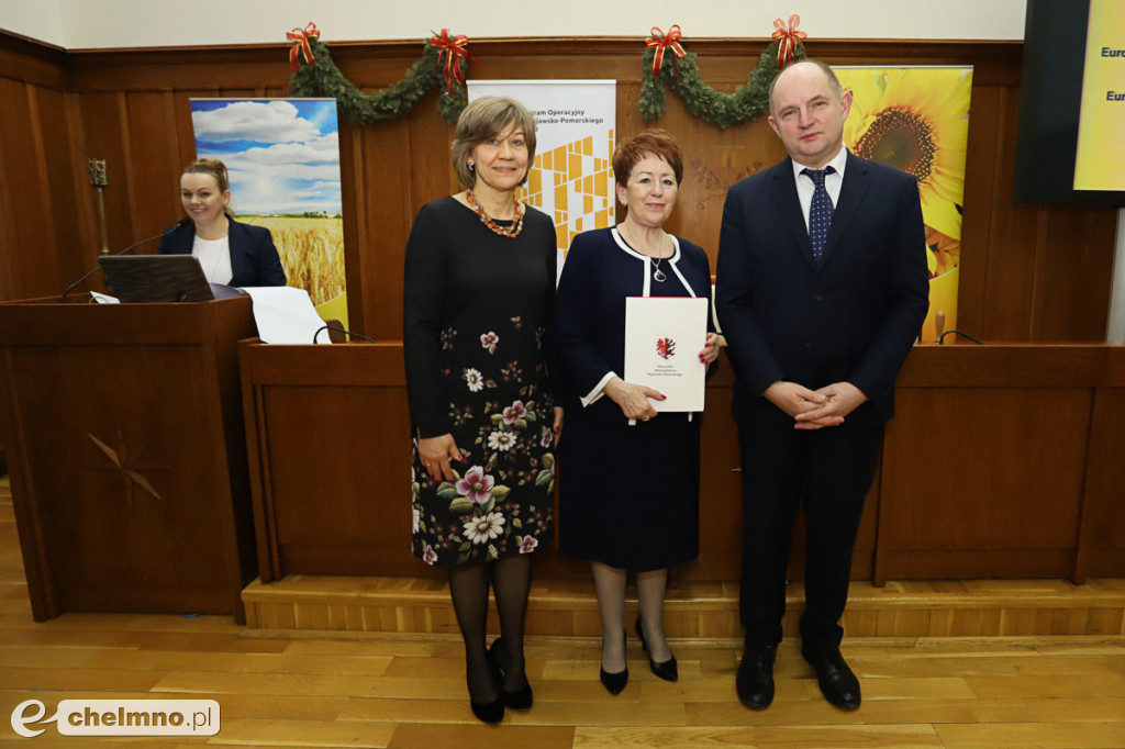 Umowy: infrastruktura, nowoczesny sprzęt i wsparcie dla biznesu.