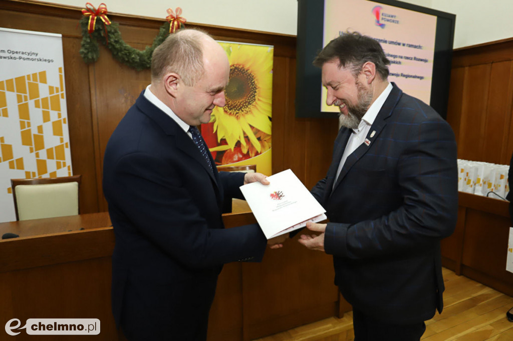 Umowy: infrastruktura, nowoczesny sprzęt i wsparcie dla biznesu.