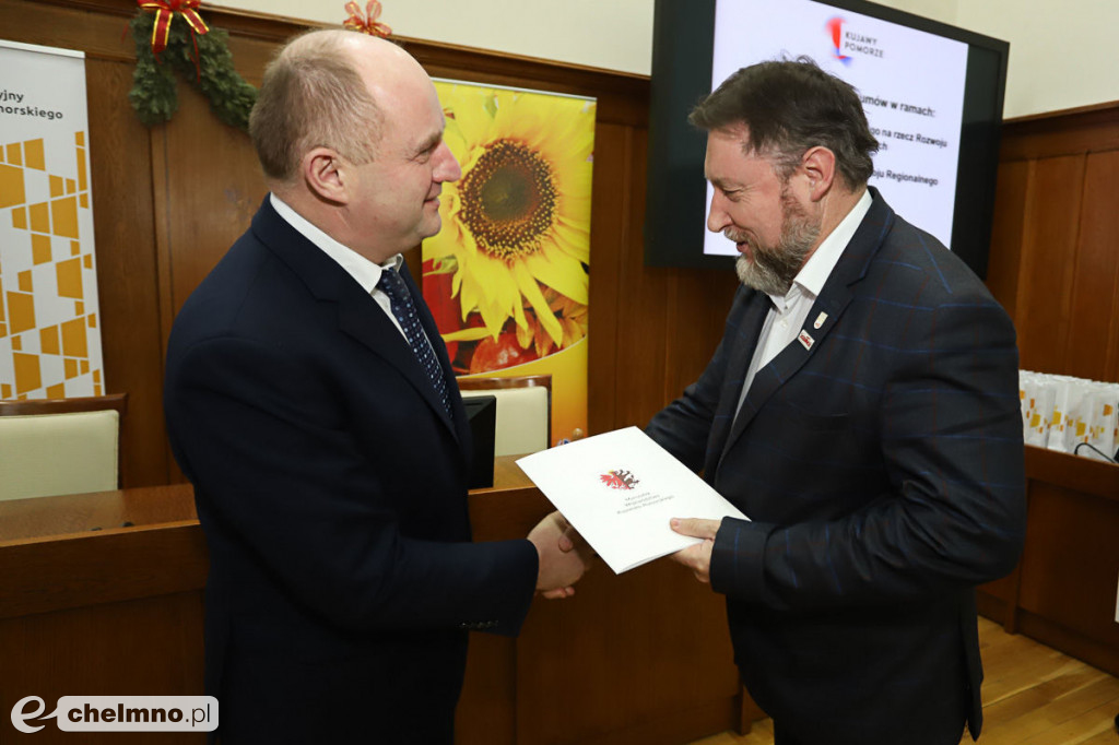Umowy: infrastruktura, nowoczesny sprzęt i wsparcie dla biznesu.
