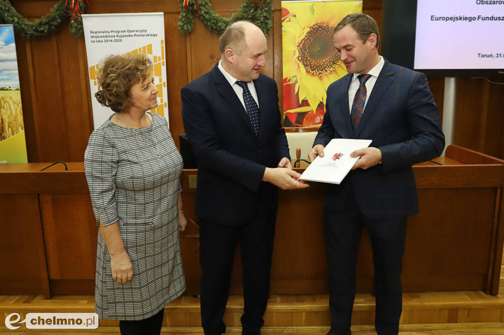 Umowy: infrastruktura, nowoczesny sprzęt i wsparcie dla biznesu.
