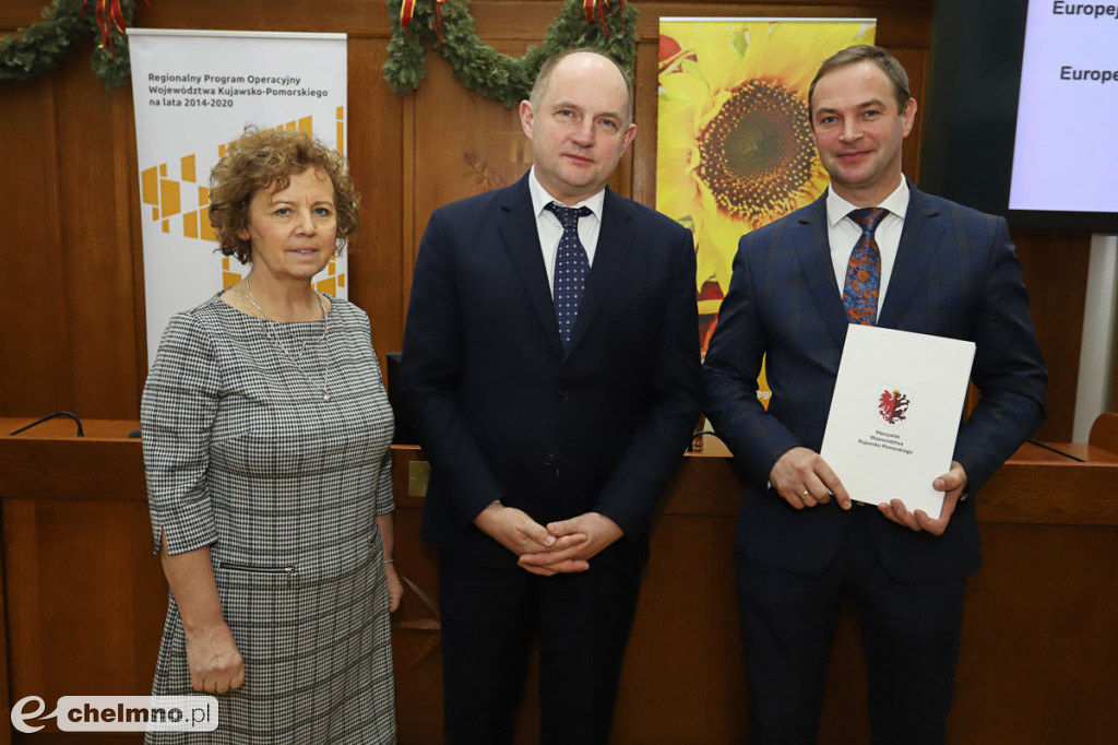 Umowy: infrastruktura, nowoczesny sprzęt i wsparcie dla biznesu.