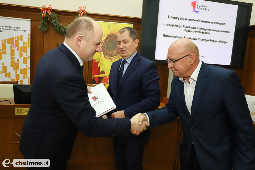 Umowy: infrastruktura, nowoczesny sprzęt i wsparcie dla biznesu.