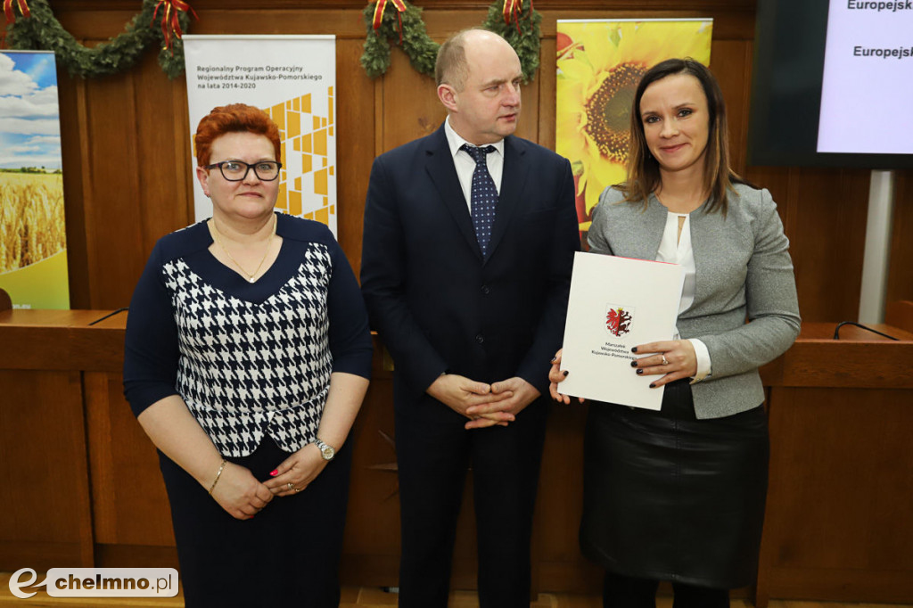 Umowy: infrastruktura, nowoczesny sprzęt i wsparcie dla biznesu.