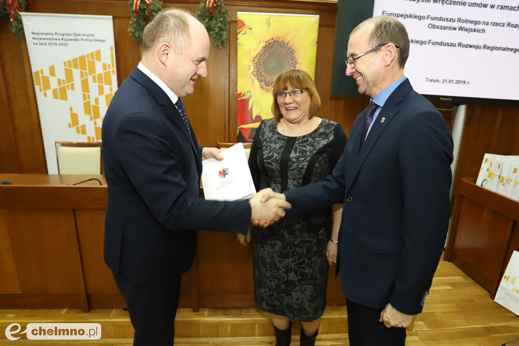 Umowy: infrastruktura, nowoczesny sprzęt i wsparcie dla biznesu.