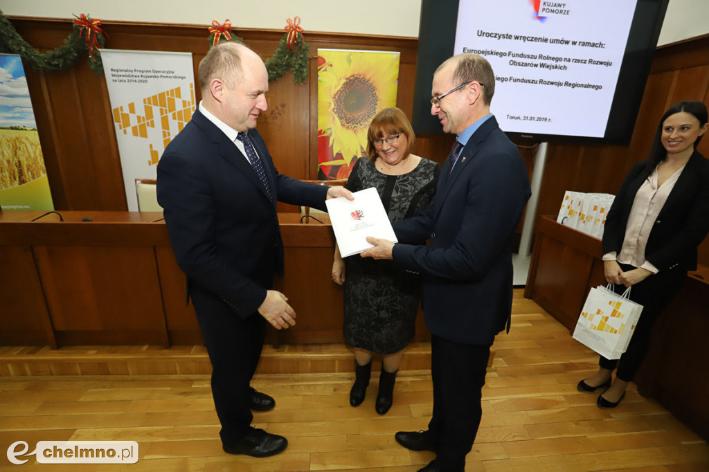 Umowy: infrastruktura, nowoczesny sprzęt i wsparcie dla biznesu.