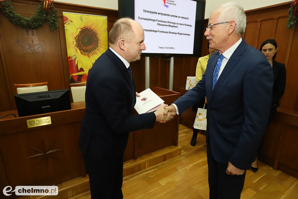 Umowy: infrastruktura, nowoczesny sprzęt i wsparcie dla biznesu.