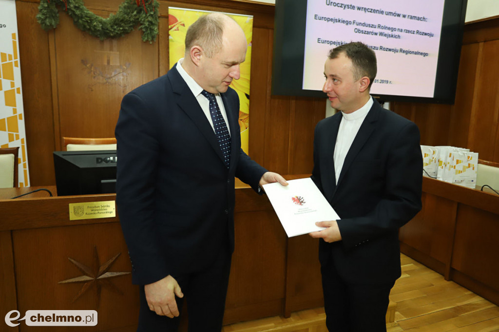 Umowy: infrastruktura, nowoczesny sprzęt i wsparcie dla biznesu.