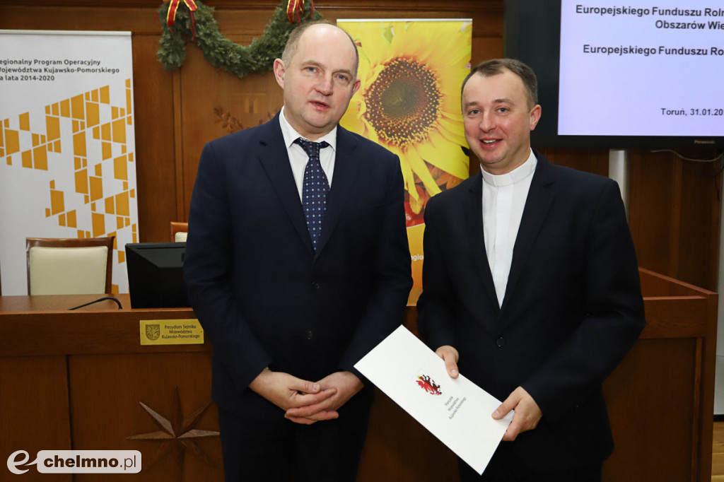 Umowy: infrastruktura, nowoczesny sprzęt i wsparcie dla biznesu.