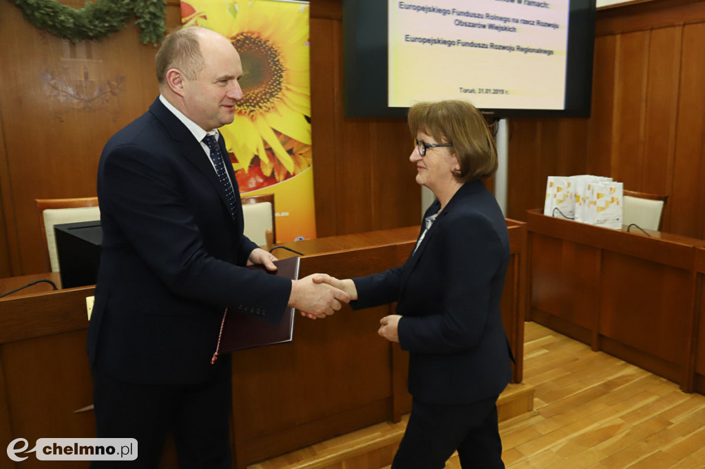 Umowy: infrastruktura, nowoczesny sprzęt i wsparcie dla biznesu.