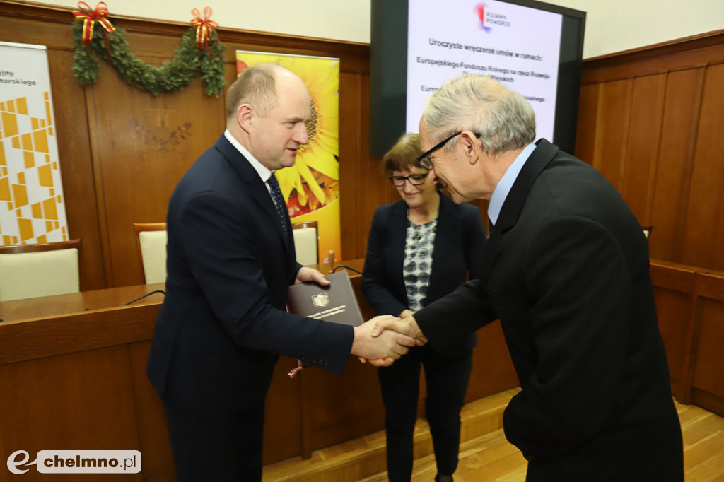 Umowy: infrastruktura, nowoczesny sprzęt i wsparcie dla biznesu.