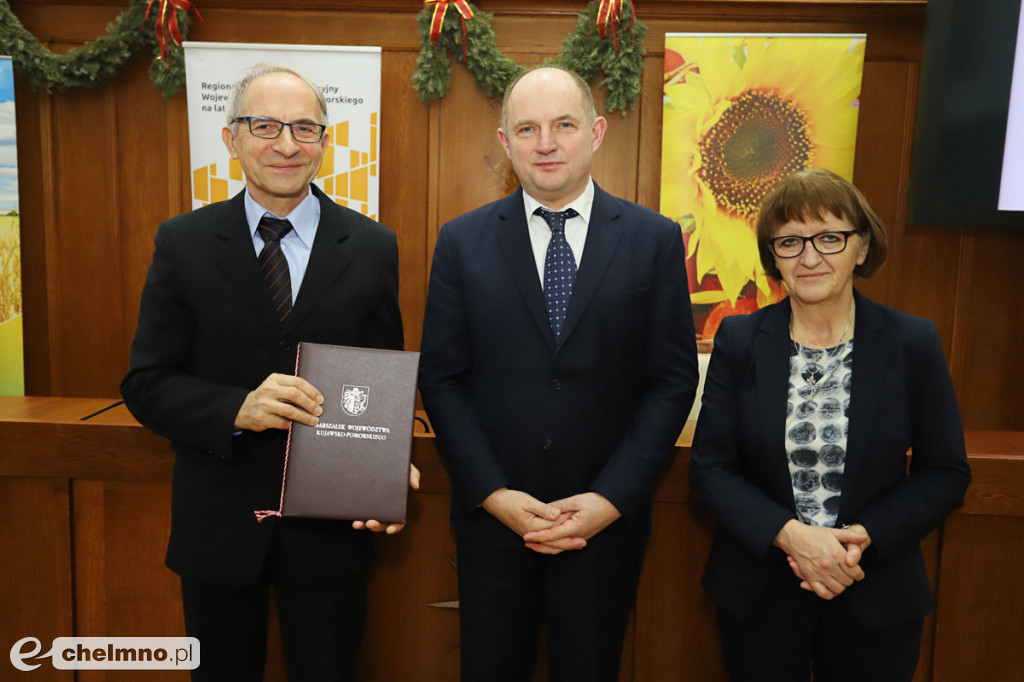 Umowy: infrastruktura, nowoczesny sprzęt i wsparcie dla biznesu.