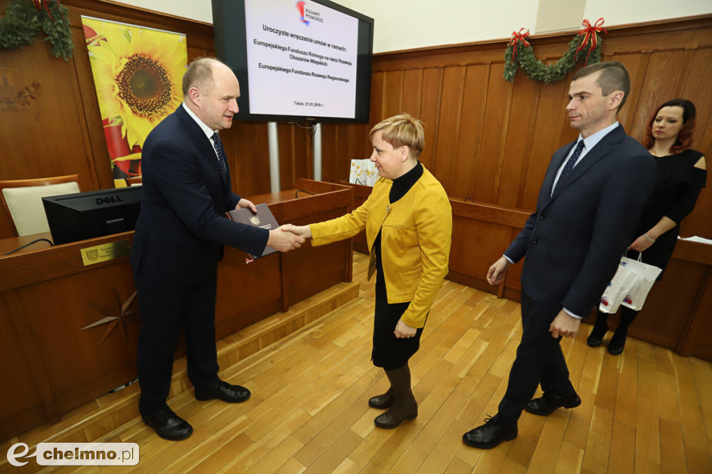 Umowy: infrastruktura, nowoczesny sprzęt i wsparcie dla biznesu.