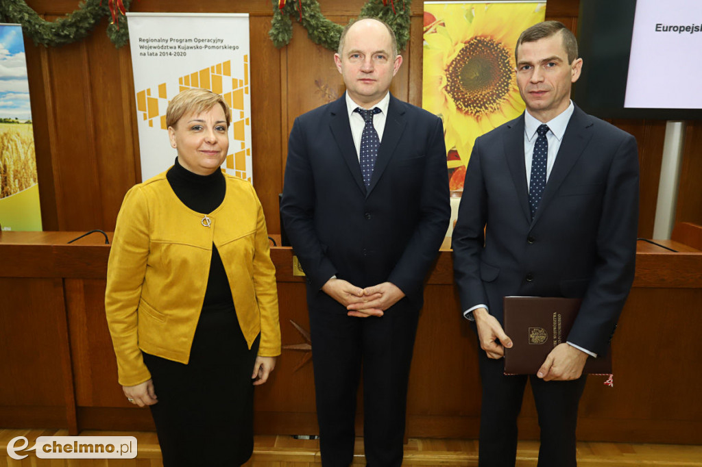 Umowy: infrastruktura, nowoczesny sprzęt i wsparcie dla biznesu.