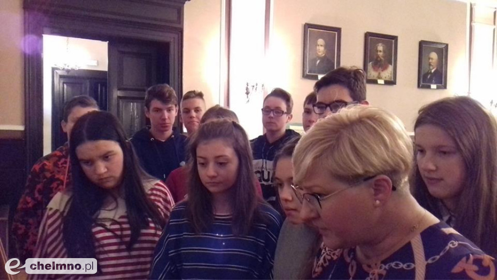 Uczniowie Czwórki próbują ocalić od zapomnienia.