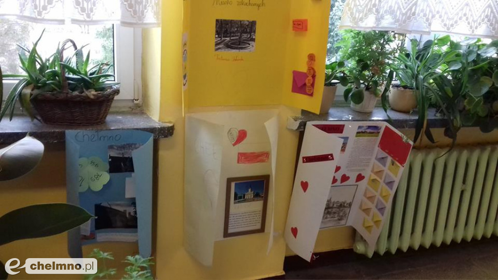 Uczniowie Czwórki próbują ocalić od zapomnienia.