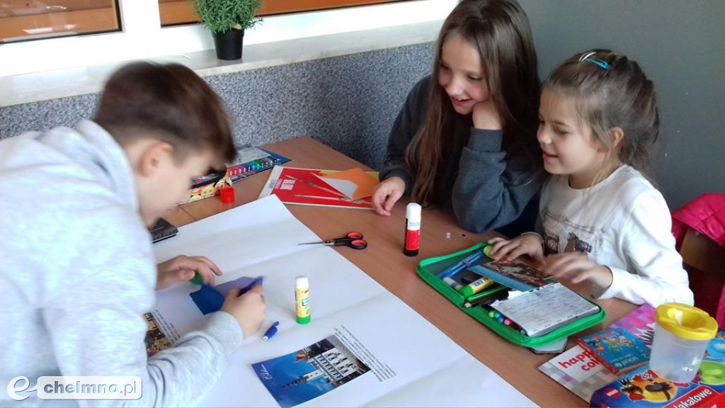 Uczniowie Czwórki próbują ocalić od zapomnienia.