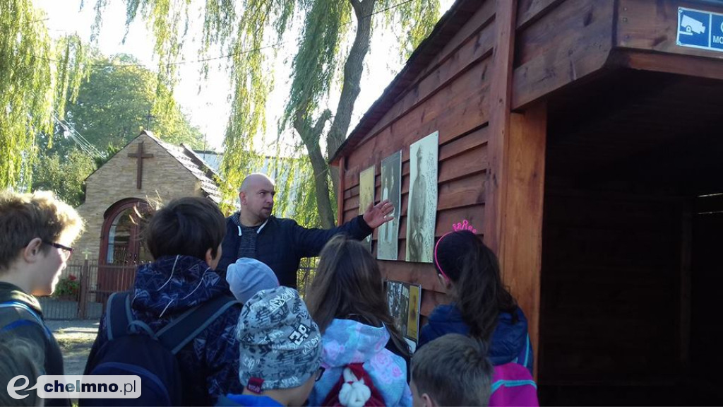 Uczniowie Czwórki próbują ocalić od zapomnienia.