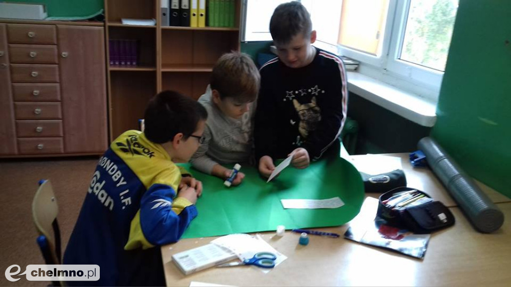 Uczniowie Czwórki próbują ocalić od zapomnienia.