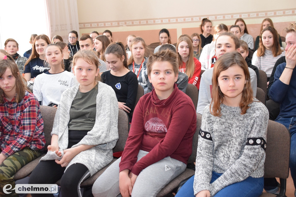 Prawa dziecka we współczesnym świecie: debata w SP nr2.