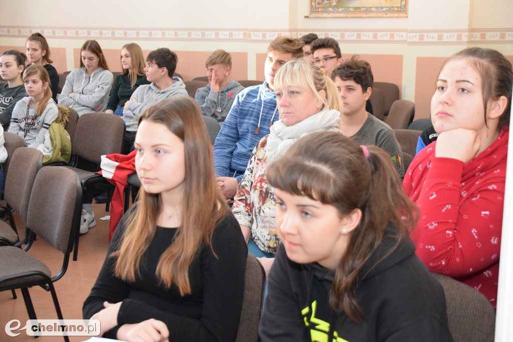 Prawa dziecka we współczesnym świecie: debata w SP nr2.