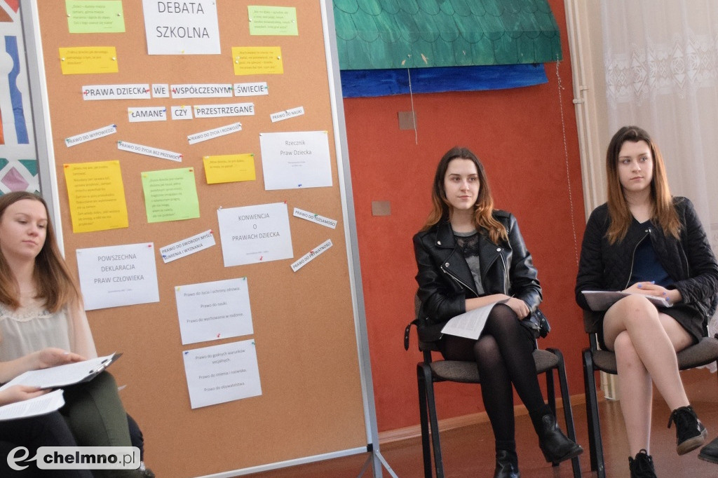 Prawa dziecka we współczesnym świecie: debata w SP nr2.