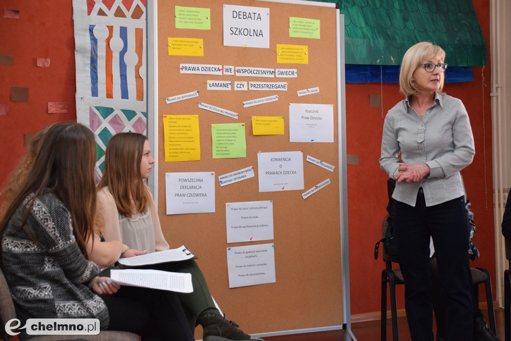 Prawa dziecka we współczesnym świecie: debata w SP nr2.