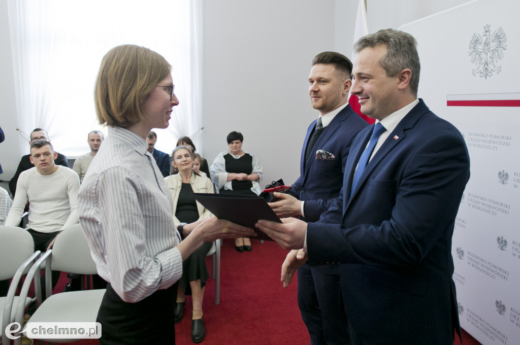 Nasi nowi rodacy: akty nadania obywatelstwa polskiego.