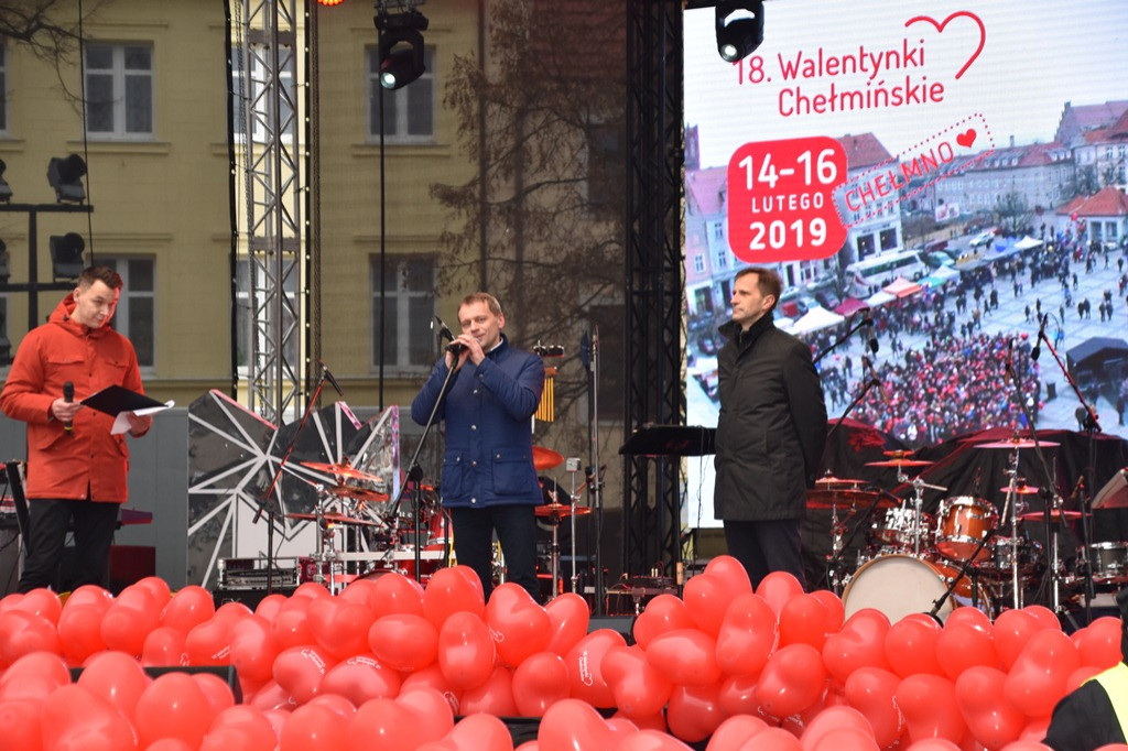 Otwarcie Walentynek i koncert laureatów Festiwalu Piosenki.