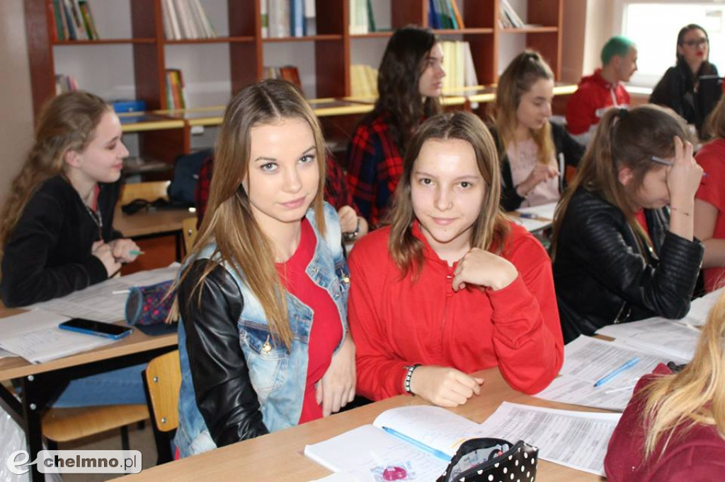 Kilka zdjęć z obchodów Dnia Zakochanych w ZS nr2.
