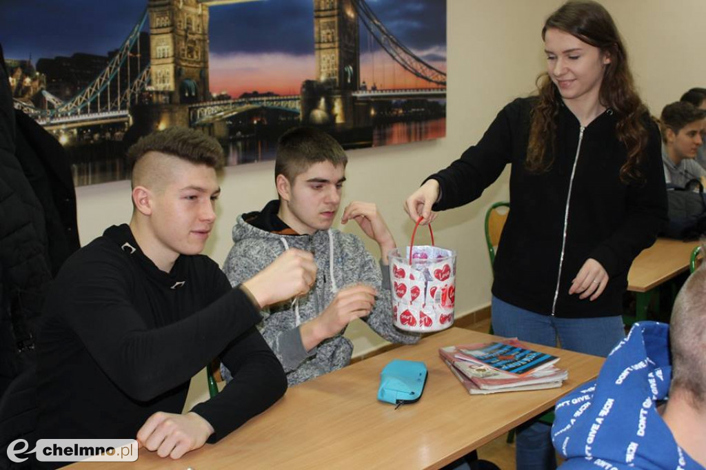 Kilka zdjęć z obchodów Dnia Zakochanych w ZS nr2.