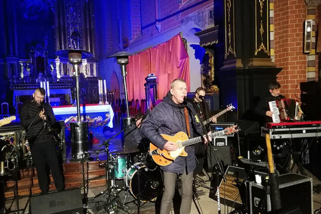 Koncert Zespołu Raz, Dwa, Trzy w kościele farnym.