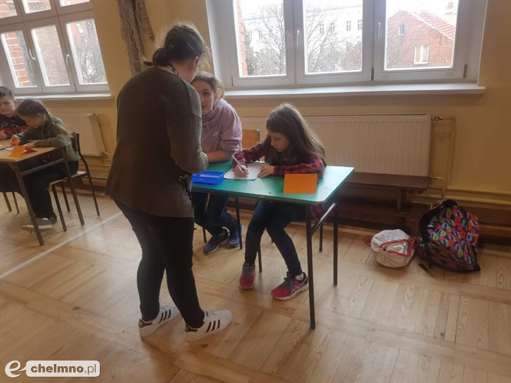 Szkolny turniej sztafety ortograficznej w Dwójce