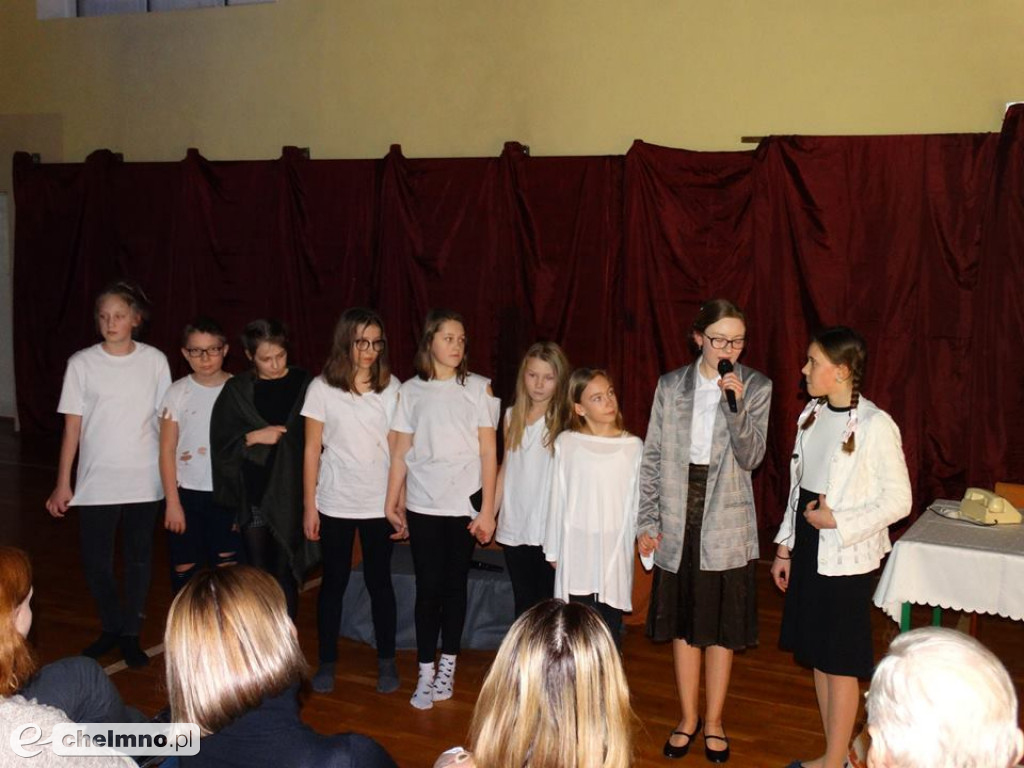 Spektakl teatralny w Czwórce