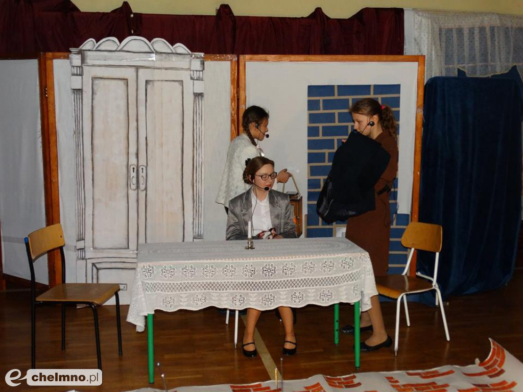 Spektakl teatralny w Czwórce
