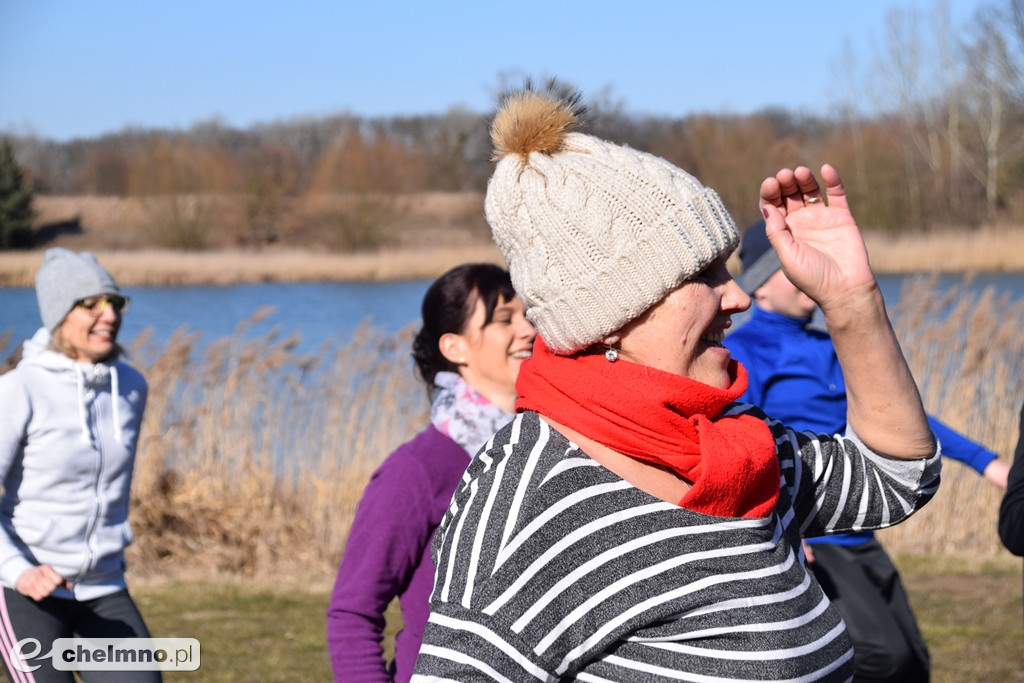 Rozgrzewka w rytmie zumby i karnawałowe MORSowanie