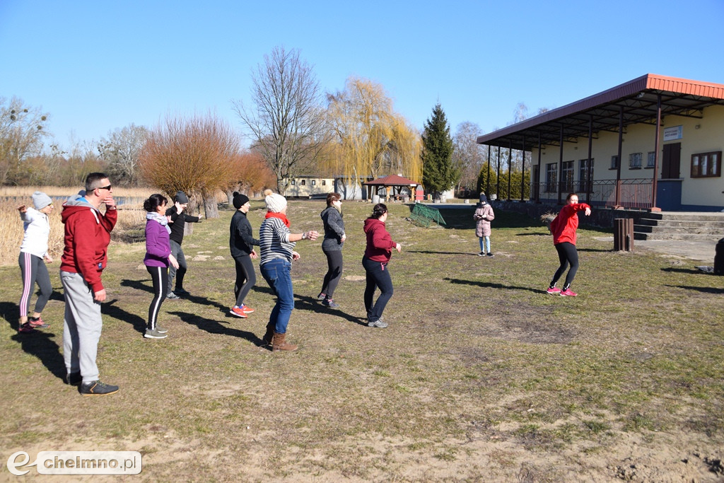 Rozgrzewka w rytmie zumby i karnawałowe MORSowanie