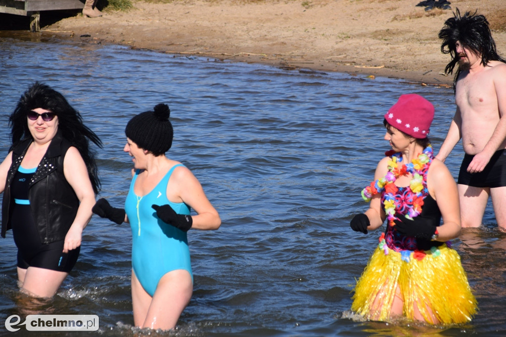 Rozgrzewka w rytmie zumby i karnawałowe MORSowanie