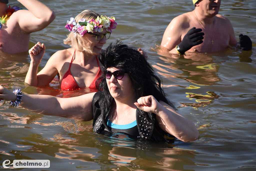 Rozgrzewka w rytmie zumby i karnawałowe MORSowanie