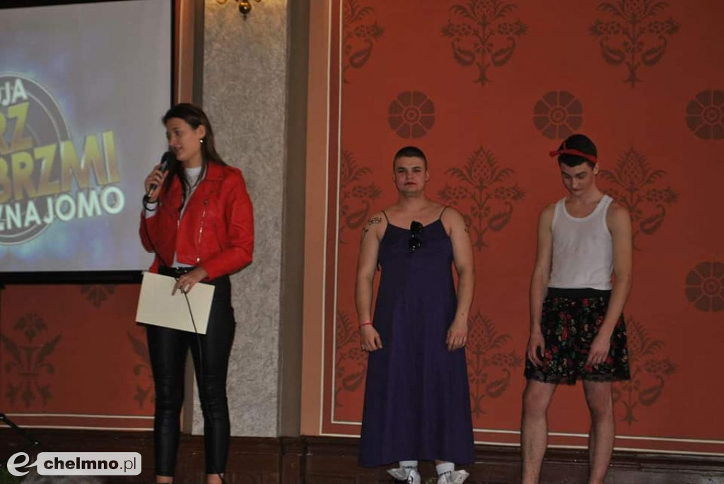 Twoja twarz brzmi znajomo: Święto Kobiet w ZSO nr 1