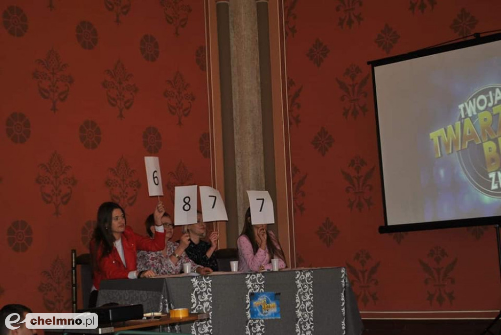 Twoja twarz brzmi znajomo: Święto Kobiet w ZSO nr 1