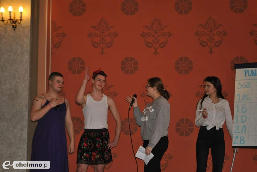 Twoja twarz brzmi znajomo: Święto Kobiet w ZSO nr 1