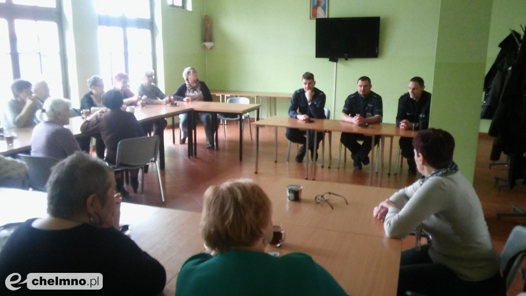 Pamiętają o Seniorach! Policjanci w Klubiku Seniora