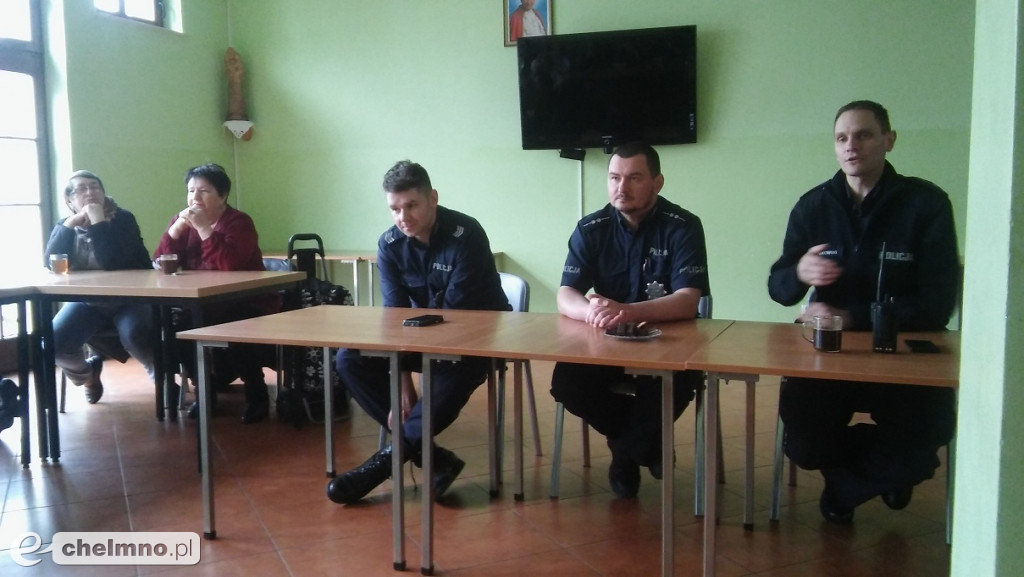 Pamiętają o Seniorach! Policjanci w Klubiku Seniora