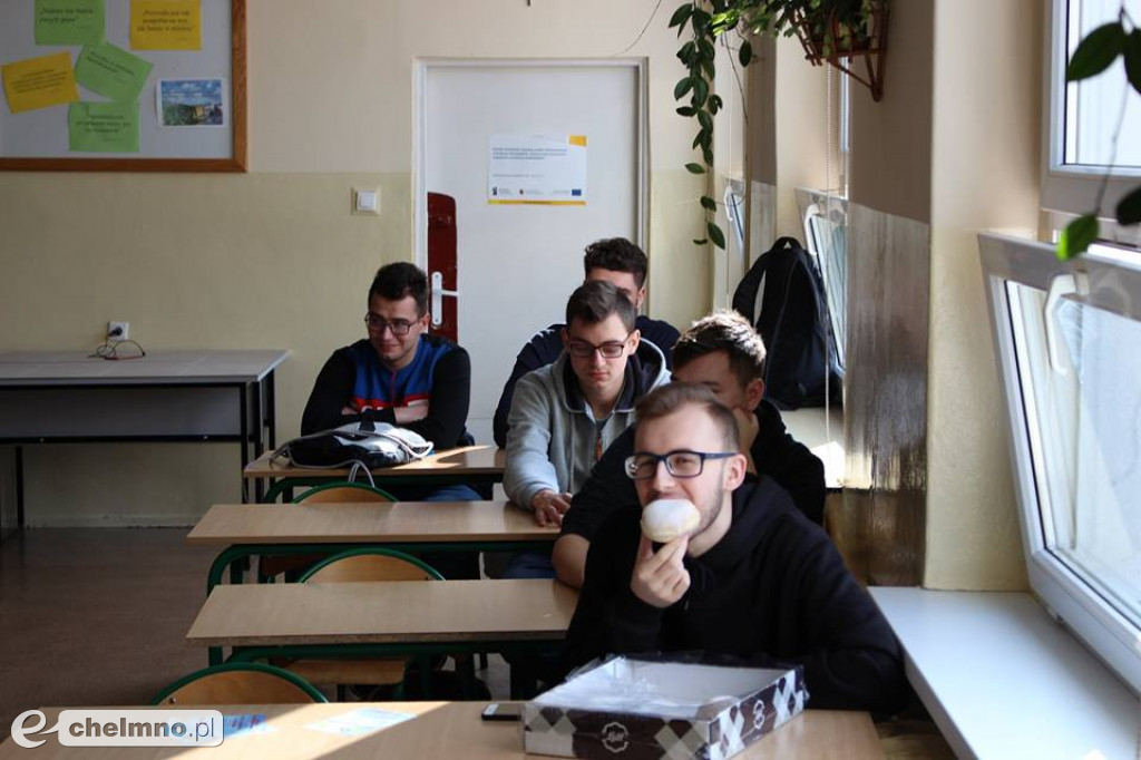 Żyć jak pączek w maśle: droga do osiągnięcia sukcesu na rynku pracy