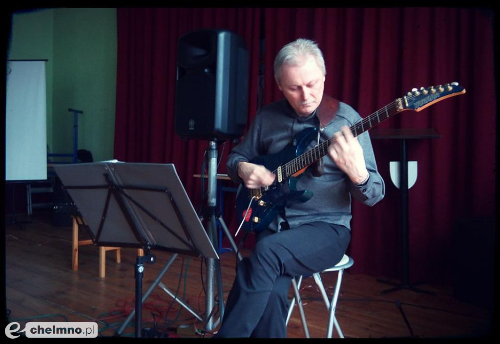 Koncert muzyki klasycznej i lekcje bandażowania