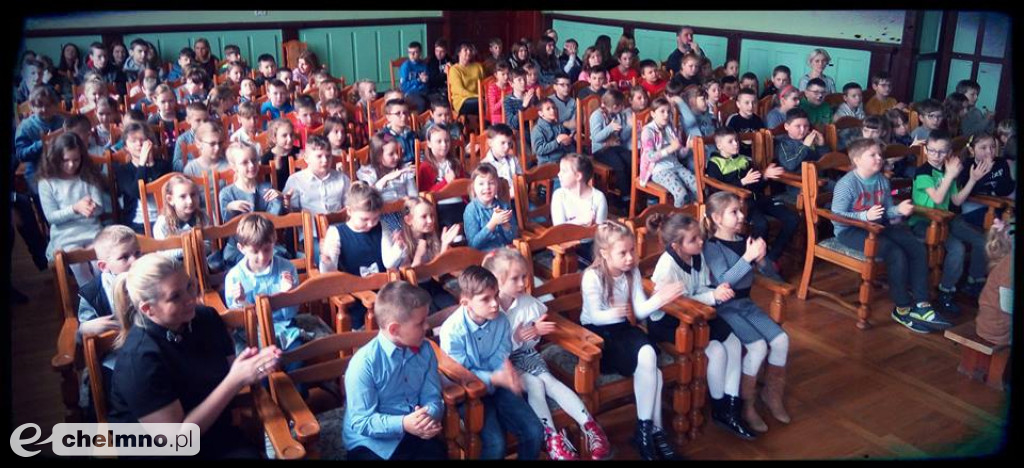 Koncert muzyki klasycznej i lekcje bandażowania