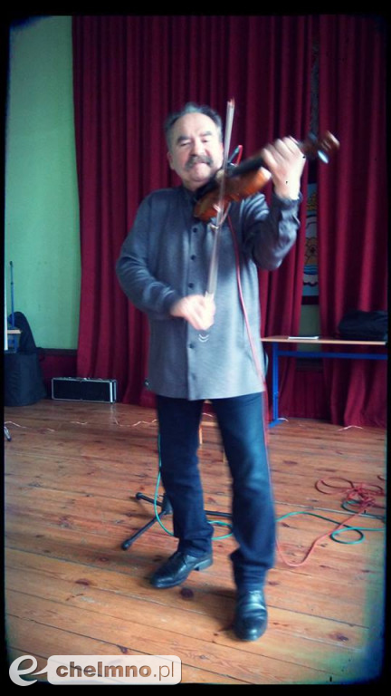 Koncert muzyki klasycznej i lekcje bandażowania