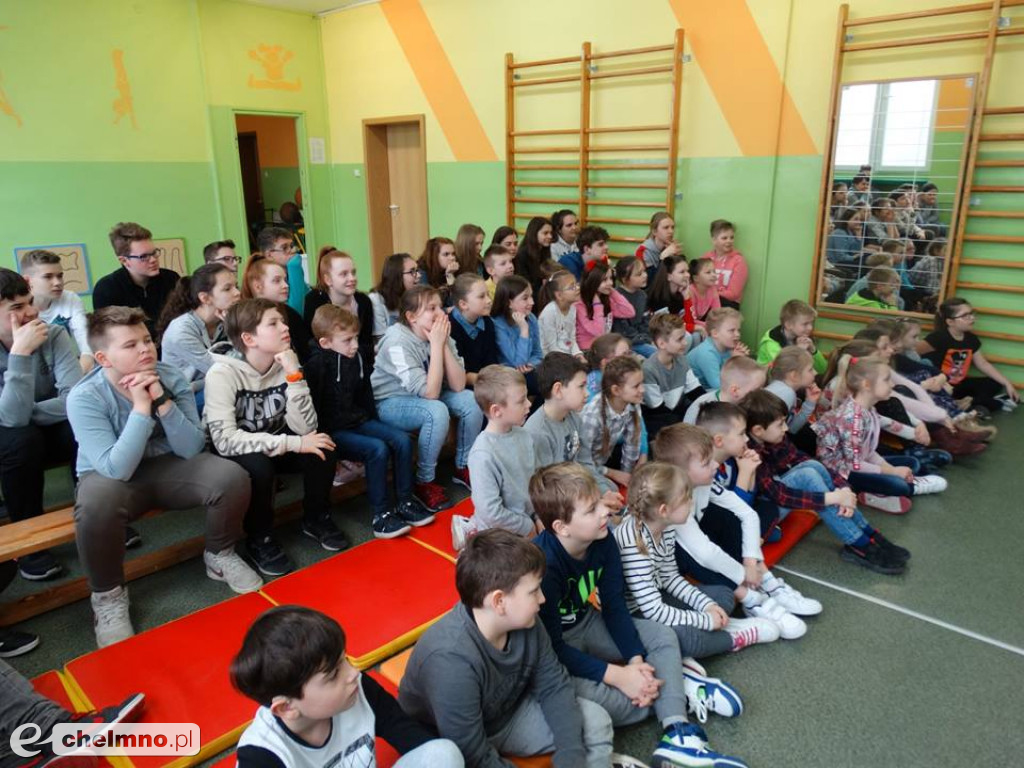 Pokazy fizyczno - chemiczne w Czwórce