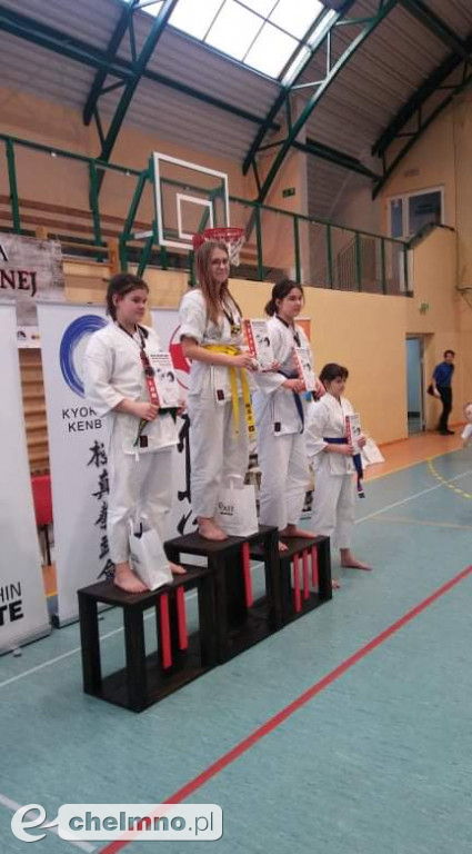 Przywieźli stos medali z Mistrzostw Kyokushin Karate